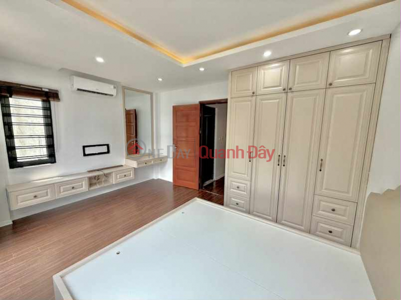 đ 12.7 Billion Beautiful house on Hong Tien corner lot, 45m x 5 floors, 4.5m frontage, garage, chessboard subdivision, cars can go around