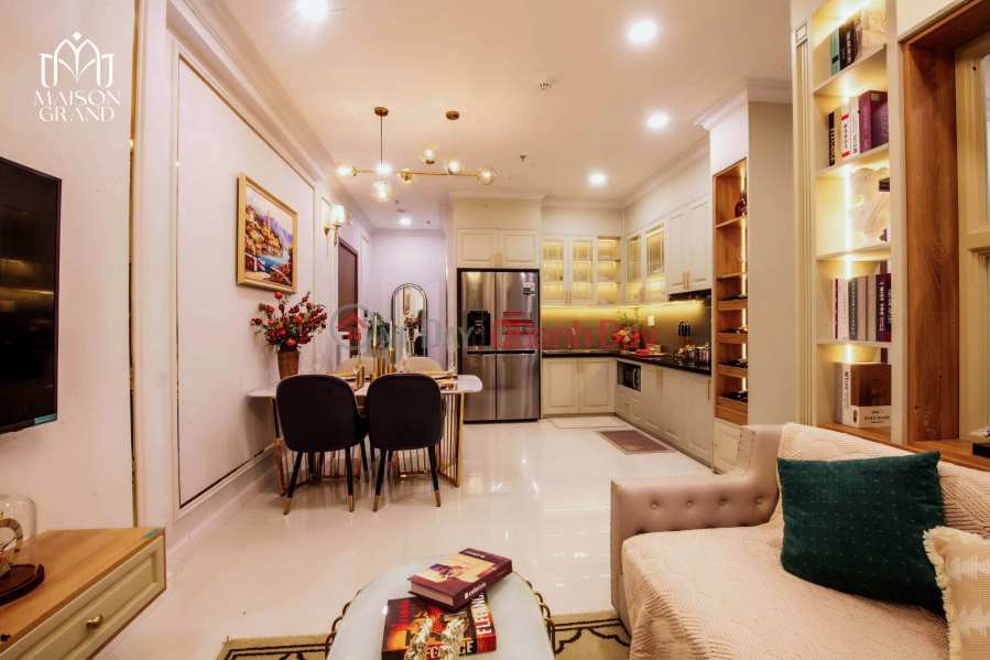 đ 2.41 Billion | 2-bedroom, 2-bathroom apartment with an area of 73m2 is priced at 33 million VND/m2 at The Maison Grand Phu My.