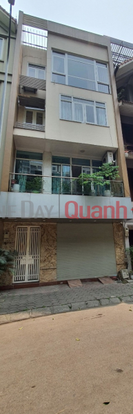 I am the owner renting a beautiful new apartment, Tran Duy Hung, 94m2x 4.5T - 20 Million, Office, Sales Rental Listings