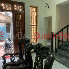 Cho thuê nhà nguyên căn ngõ 299 Hoàng Mai, 100m², sân 40m², xây 60m² x 2,5 tầng 13 triệu _0