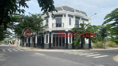 Nhà phố hiện đại tại Hòa Lợi, Bến Cát, giá rẻ 2,66 tỷ - Sổ hồng riêng!
Modern Townhouse in Hoa Loi, Ben Cat – _0