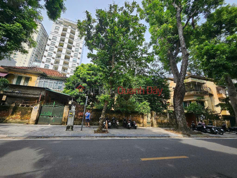 SUPER RARE - 3-AIRY CORNER HOUSE - TANG BAT HO STREET FRONT | Vietnam | Sales, đ 140 Billion