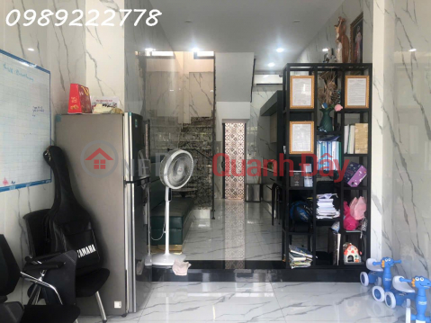 For rent the whole house on Truong Sa frontage - 3.5X14M - 5 floors, 100% new - Price 35 million<br \/> Suitable for company office<br \/> Convenient _0