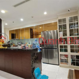 FOR QUICK SALE Vinhomes Central Park 3 Bedroom Apartment, Building C1, Fully Beautiful _0