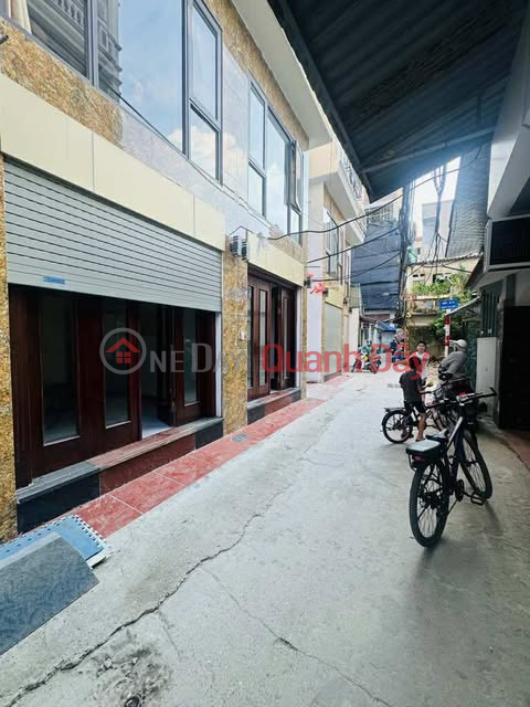CAR PARKING AT THE DOOR - NEW HOUSE - 6 FLOORS WITH ELEVATOR - 2 BRIGHT AND AIRY - 7-SEAT CARS CAN RUN AROUND - 70M FROM THE HOUSE, ALLEY _0