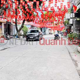 House for sale in Co Linh, 140m2, 6.2m frontage, expanding to the back, 10m wide road, 3 cars can pass each other _0