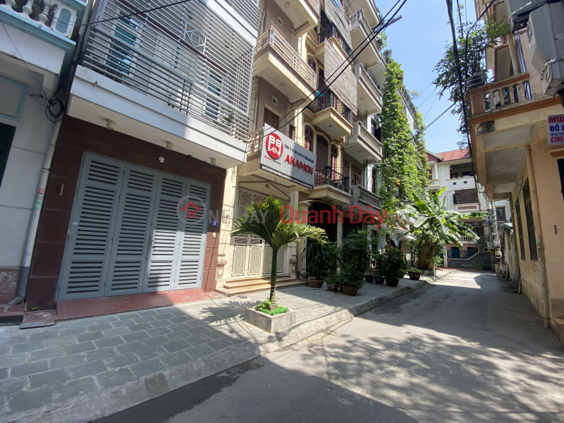 Hoang Quoc Viet house for sale, car in the house, 4 floors, 4 bedrooms, 98m, 12.7 billion. Commit to posting 100% real Sales Listings