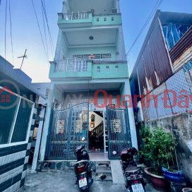 House with 1 ground floor and 2 floors near Tan Phong market, motorway only 3 billion3 _0