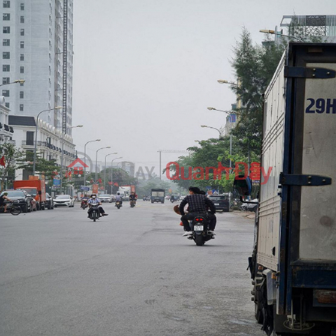 Land for sale on a commercial street in Trau Quy, Gia Lam. 71m2, 12m wide road with sidewalk. Contact 0989894845 _0