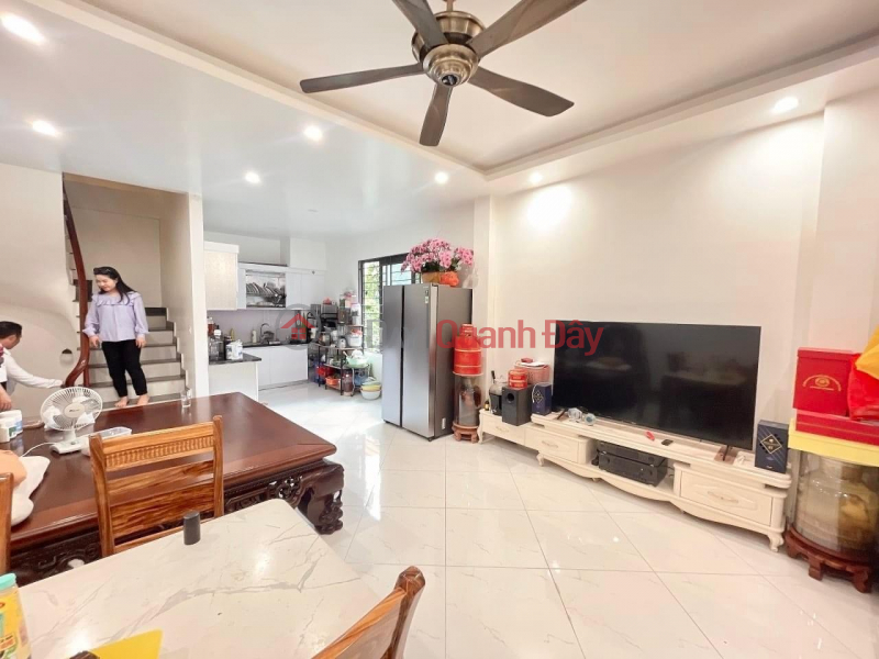 Có 102 ! Nhà Đường Láng, Đống Đa đẹp như biệt thự, DT 42m2 x 6 tầng. Việt Nam, Bán | đ 7,3 tỷ