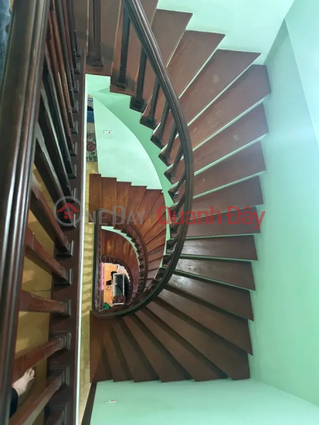 đ 7,8 tỷ Nhà Ngọc Thụy 39 m2, 4 tầng, mặt tiền 3.1m, 7.8 tỷ Long Biên. phân lô, ô tô chánh.
