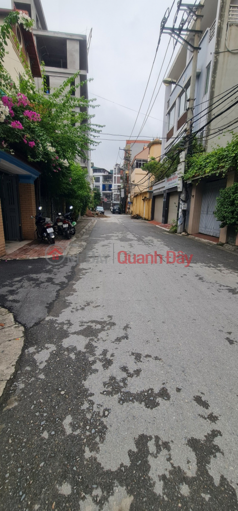 BEAUTIFUL 4-FLOOR HOUSE ON NGUYEN SON STREET, OTO TRANCH ROAD, ALL DIRECTIONS, AIRLINE VIP RESIDENTIAL AREA _0