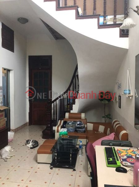 The owner rents a house in Goc De alley, Minh Khai, Hai Ba Trung, Hanoi Rental Listings