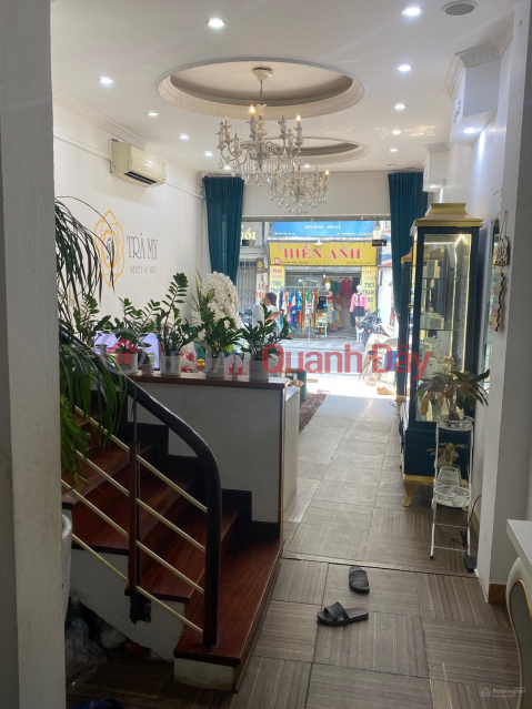 House for sale on Yen Phu street, busy shopping area. _0