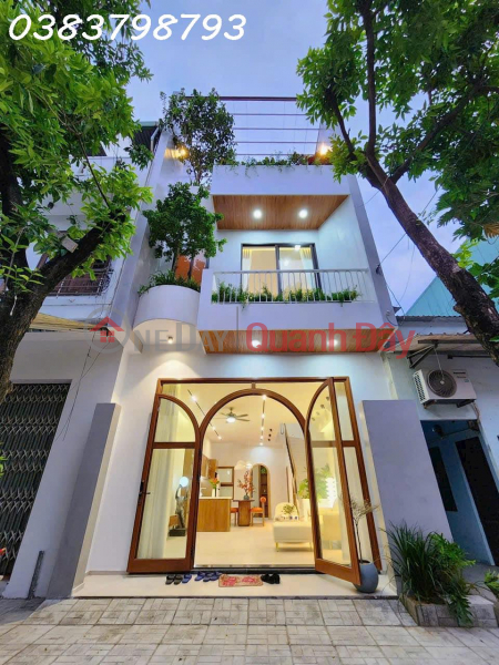 URGENT SALE OF JAMISSION GARDEN HOUSE - NEAR AN PHU DONG APARTMENT - 4 FLOORS - 68.5M2 - FULL FURNITURE FREE - 4 BILLION 5 Sales Listings