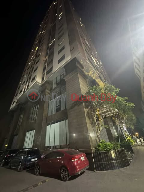 Owner sells luxury apartment in super nice location and convenient traffic. _0