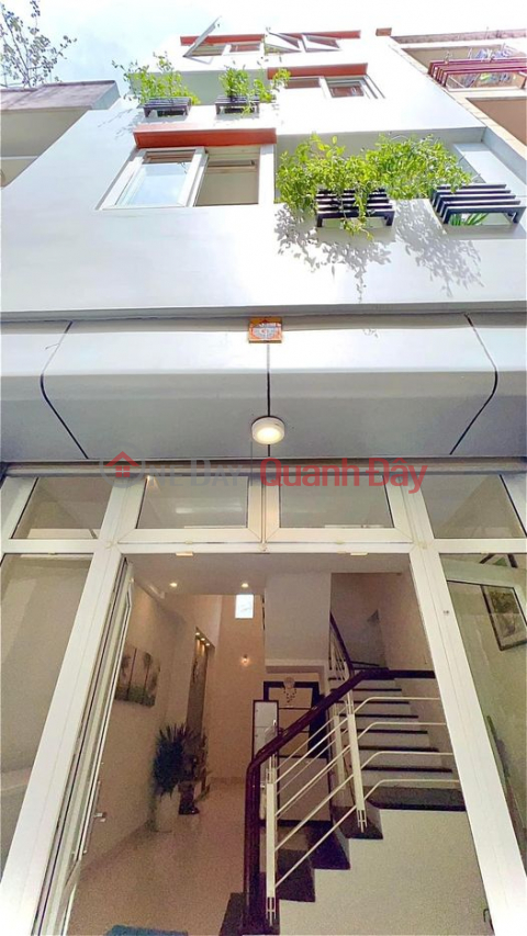4.5-storey house behind the front of 392 Hung Vuong _0