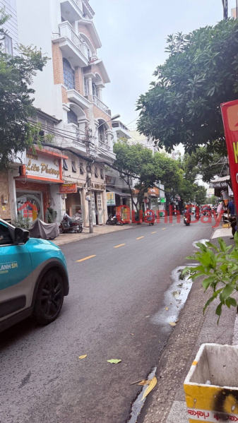 RARE PROPERTY IN TAN BINH DISTRICT, BAU CAT AREA, LUXURIOUS 5-STORY BUILDING WITH ELEVATOR Sales Listings
