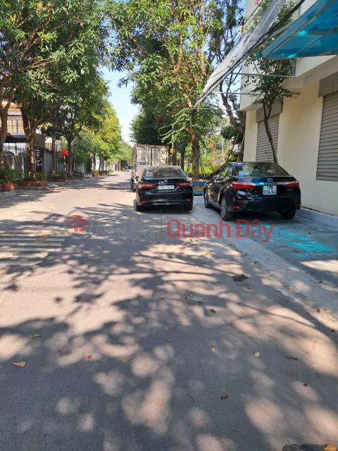 Urgent sale of 3-storey villa, modern design in Tran Hung Dao ward. Area = 180m2, Frontage = 10m, price only 19 billion _0