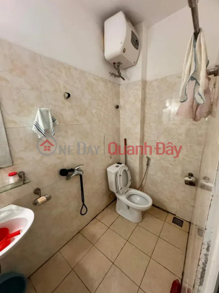 đ 5,5 tỷ, BÁN NHÀ: Cầu Giấy 
Diện tích: 35m2 / 5 tầng / MT 3.6m / GIÁ 5.5 tỷ