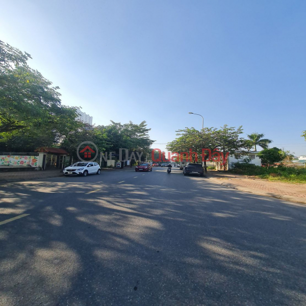 2x tỷ có lô góc 255m2 3 ô tô tránh tại Đông Dư, Gia Lâm, Hà Nội. Lh 0989894845, Việt Nam, Bán | đ 26,79 tỷ