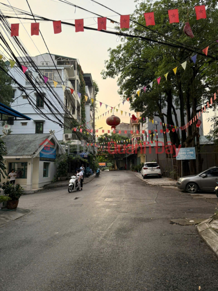 BÁN NHÀ PHẠM VĂN ĐỒNG 56M2, 3 TẦNG 3PN GẦN PHỐ NHỈNH 8 TỶ Niêm yết bán