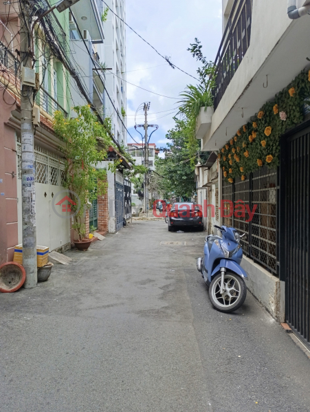 House for sale in To Hien Thanh District 10, car parking next to Big C, area 60m²x3T. Only 9. billion 990 million Sales Listings