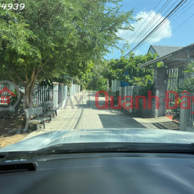 For sale: A prime 5,200m2 plot of residential land located right in the center of Chau Pha commune, surrounded by a stream. _0