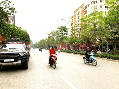 Selling land on MY DINH street, 135M, giving a 5-storey house, 34 billion, sidewalk, avoiding cars, busy business _0