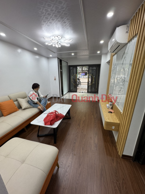 EXTREMELY RARE CORNER LOT 2 BUSY BUSINESS UNITS WITH HUGE FRONTAGE CARS CAN PARK AT THE DOOR PLAYGROUND VIEW, FULL INTERIOR _0