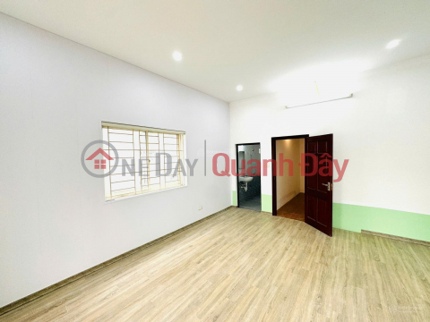 Owner renting out a newly renovated house, 97.2m2, on Mai Phuc street, facing Southeast, with two street frontages. Price: 13 million VND\/month. _0