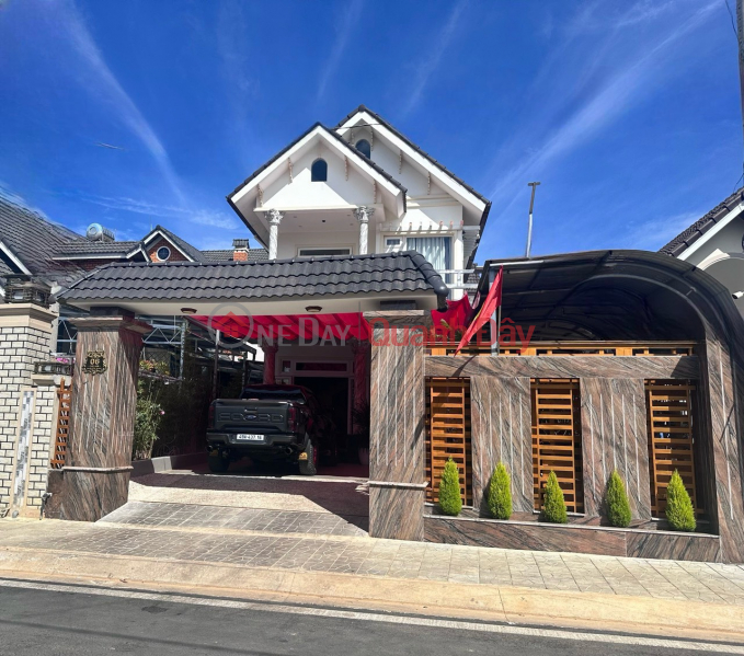 BÁN BIỆT THỰ LANGBIANG ĐÀ LẠT - 4PN, SÂN ĐẬU 3 Ô TÔ Niêm yết bán