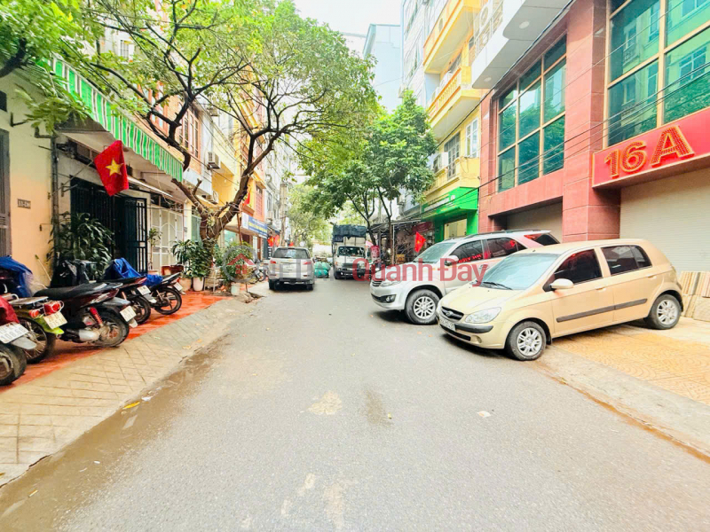 Nguyen Chi Thanh subdivision, cars avoid the surrounding area, 1 house on the street, business, solidly built house Sales Listings