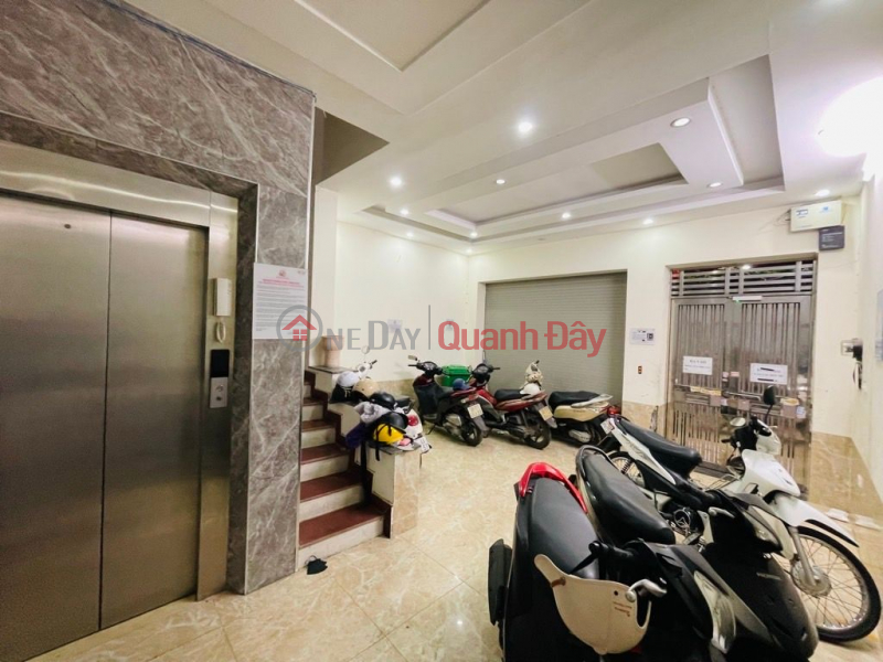 đ 18.9 Billion Apartment building for sale in Xuan Thuy, 60m² x 7 floors, elevator, 18.9 billion VND, 20m from the street, 11 rooms.