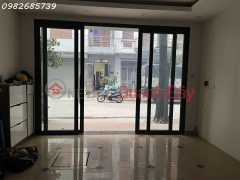 Mo Lao real estate for sale, red book, owner, sidewalk, car lot, avoid business, 45m, slightly 7 billion _0