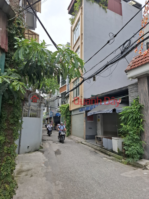 2T house for sale, lane 55 Gia Thuong, Ngoc Thuy, 30m lane for trucks, businesses, view of Ao Lao lake only 4.x billion TL. Contact: _0