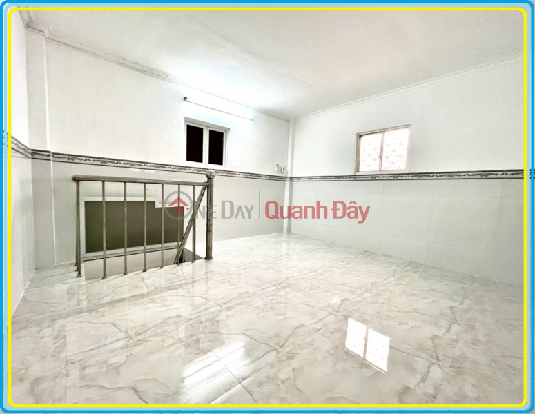 Beautiful small house with 1 ground floor and 2 floors in the center of District 1, Ho Chi Minh City Sales Listings