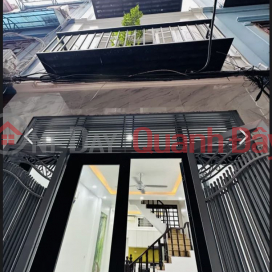 Bán nhà trung tâm mua sắm sầm uất nhất quận Cầu Giấy Dt 37m2x5Tx3,8mt giá nhỉnh 7 tỷ _0