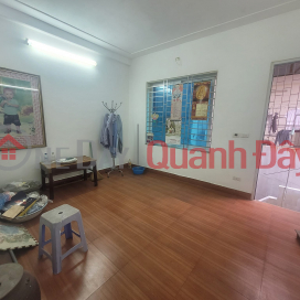 Private house for sale in Giang Vo Ba Dinh 50m3 3 floors in a rural alley near the car a few steps to the street surface 4 billion tel 0817606560 _0