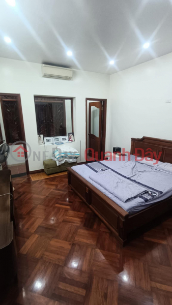 Bán nhà Ôtô tránh Phố Hoàng Cầu: 50m2/5Tầng/MT 4.2m 27 Tỷ Cách Hồ 30m, KD đỉnh Việt Nam | Bán | đ 27 tỷ