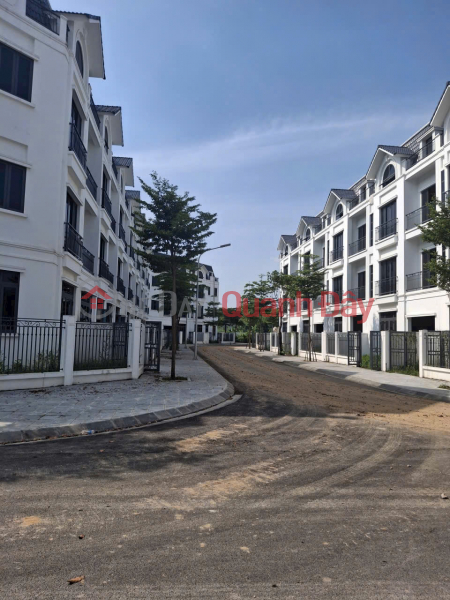 BIỆT THỰ 3 MẶT THOÁNG - SỔ ĐỎ 144M. MT 10M. 4 TẦNG TRƯỚC NHÀ Ô TÔ TRÁNH Niêm yết bán