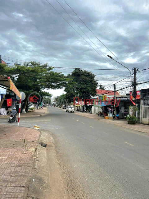 LAND LOT IN GOOD LOCATION - PREFERENTIAL PRICE OWNER NEEDS TO QUICKLY SELL LAND LOT in Bao Loc City, Lam Dong Province _0