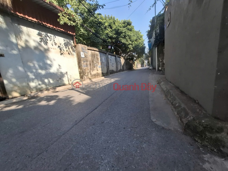 Land for sale in lane 268\\/58 Ngoc Thuy, near the park, 47m wide for trucks, only 7 billion 1. Contact 0936123469 | Vietnam | Sales | đ 7.1 Billion