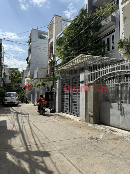đ 8 Billion **House for sale in alley 656 Cach Mang Thang 8, ward 5, Tan Binh (4*15) only 8 billion