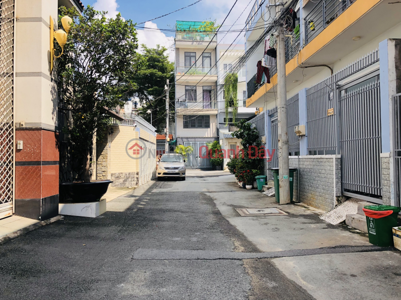 Move In NOW - House for Sale in Linh Trung Thu Duc, Le Van Chi Street, Car Sleeps in the House - 3 Bedrooms, 5.99 Billion Sales Listings