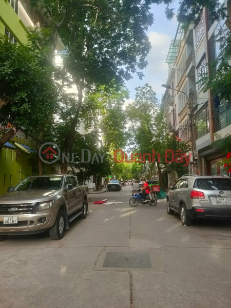 HOUSE FOR SALE IN CAU GIAY, DIVIDED LOT, CAR ACCESS, SIDEWALK FOR BUSINESS, AREA 61M2, FRONTAGE 5.1M, PRICE 22 BILLION Sales Listings