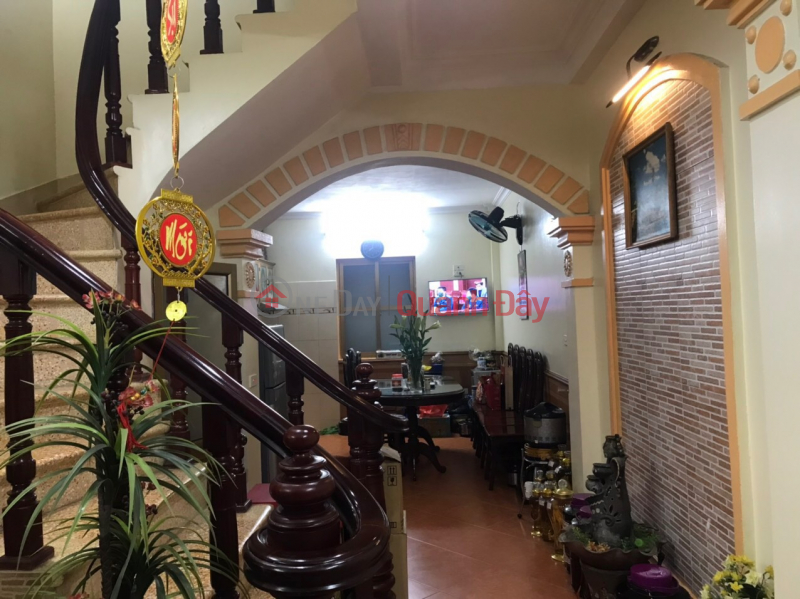 Whole house for rent in Vu Xuan Thieu, Sai Dong, Long Bien. 45m2 * 4 floors * full furniture Rental Listings