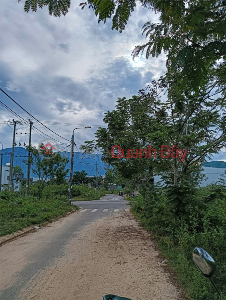 OWNER NEEDS TO SELL A PLOT OF LAND IN THE SOUTH RESETTLEMENT AREA OF HOA NINH GARDEN HOUSES, BA NA COMMUNE, DA NANG CITY. Vietnam | Sales, đ 2 Billion