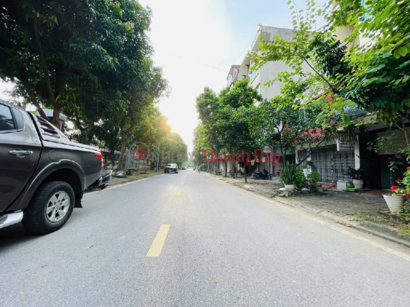 SUPER PRODUCT KIEU MAI _ CONTENTS TO AVOID SIDEWALK FOR FOOTBALL _ CARS CAN AVOID ON TWO SIDES _ ALLEY IS BIGGER THAN STREET _ ECONOMIC Sales Listings
