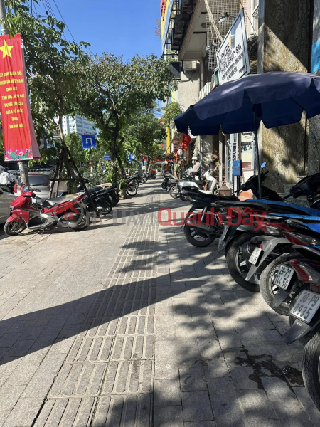 Property Search Vietnam | OneDay | Residential Sales Listings Top investment, MP Van Cao Office Building 101m2, 10 floors, 6m frontage, wide sidewalk for rent 250 million\\/month only 86 billion